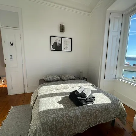 Embassy Arriaga Private Elegance In Stylish Shared Guest house Lisbon