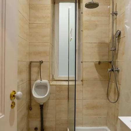 Embassy Arriaga Private Elegance In Stylish Shared Guest house