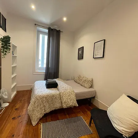 Gasthuis Embassy Arriaga Private Elegance In Stylish Shared Lissabon