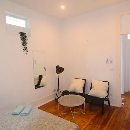 Embassy Arriaga Private Elegance In Stylish Shared Лісабон