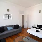 Gasthuis Embassy Arriaga Private Elegance In Stylish Shared *